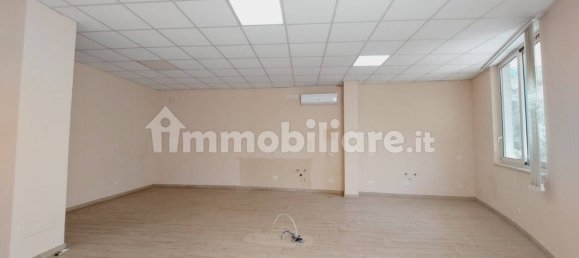 5 rooms Commercial property in Frosinone, Italy No. 29215 17