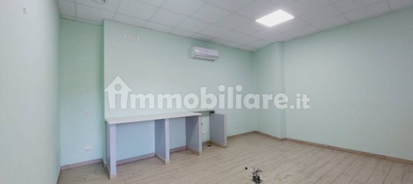 5 rooms Commercial property in Frosinone, Italy No. 29215 21