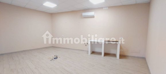 5 rooms Commercial property in Frosinone, Italy No. 29215 22
