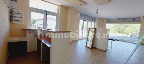 5 rooms Commercial property in Frosinone, Italy No. 29215 13