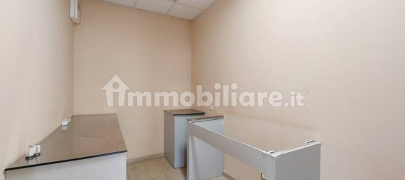 5 rooms Commercial property in Frosinone, Italy No. 29215 8