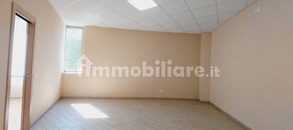 5 rooms Commercial property in Frosinone, Italy No. 29215 26
