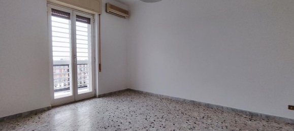 2 rooms Apartment in Bari, Italy No. 311953 4