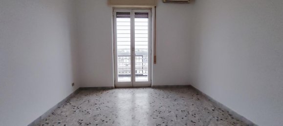 2 rooms Apartment in Bari, Italy No. 311953 5