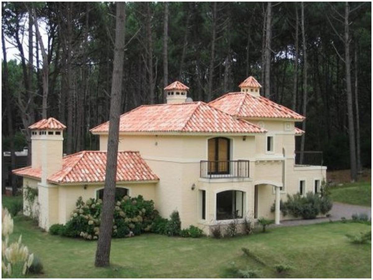 Дом с 3 спальнями в Мальдонадо, Уругвай № 3735