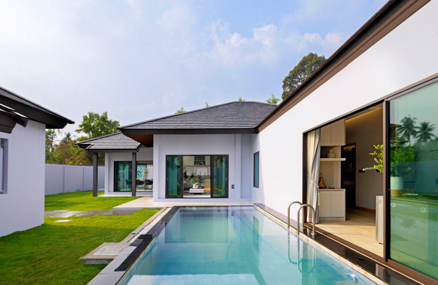 3 bedrooms House in Bang Lamung, Thailand No. 25483