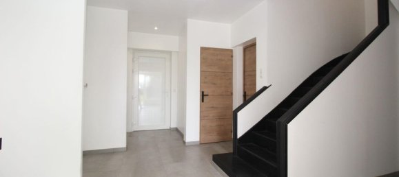 6 bedrooms House in Fretin, France No. 69150 10