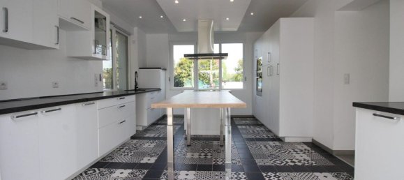 6 bedrooms House in Fretin, France No. 69150 14