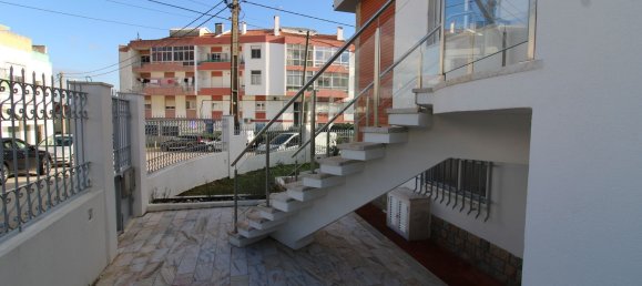 5 bedrooms House in Loures, Portugal No. 166948 16