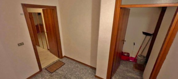 3-salle Appartement à Berbenno di Valtellina, Italy No. 89774 19