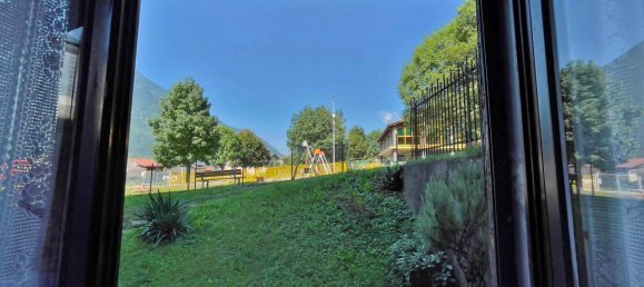 3-salle Appartement à Berbenno di Valtellina, Italy No. 89774 4