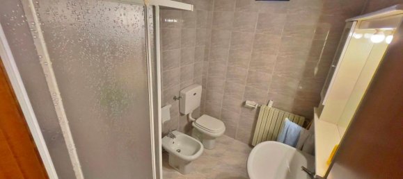 3-salle Appartement à Berbenno di Valtellina, Italy No. 89774 11