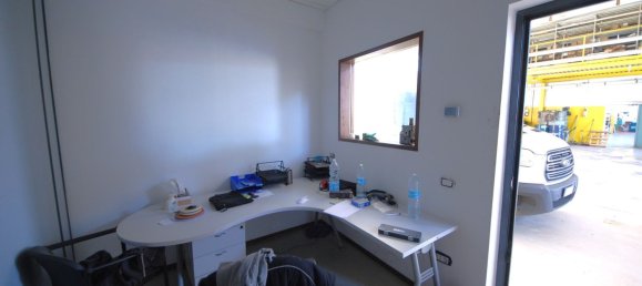 1170m² Warehouse in Campello sul Clitunno, Italy No. 66017 22