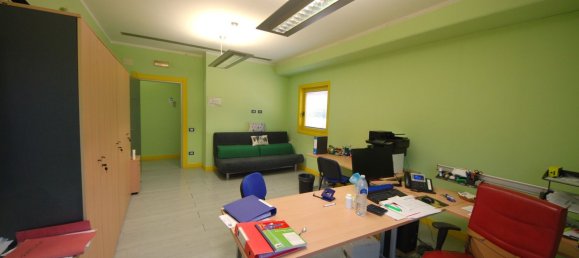 1170m² Warehouse in Campello sul Clitunno, Italy No. 66017 33