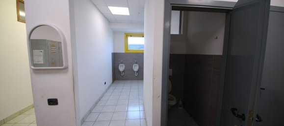 1170m² Warehouse in Campello sul Clitunno, Italy No. 66017 40