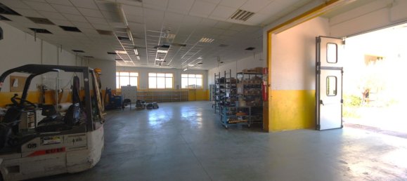 1170m² Warehouse in Campello sul Clitunno, Italy No. 66017 9