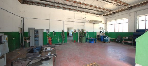 1170m² Warehouse in Campello sul Clitunno, Italy No. 66017 4