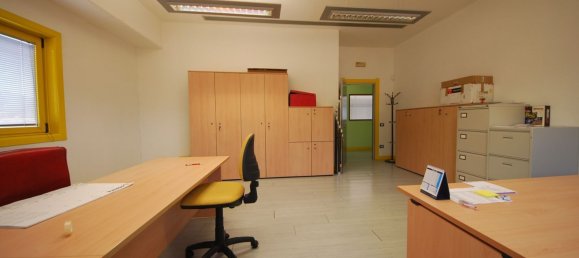 1170m² Warehouse in Campello sul Clitunno, Italy No. 66017 28