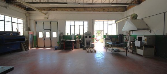 1170m² Warehouse in Campello sul Clitunno, Italy No. 66017 6