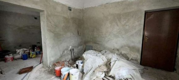 Propriété commerciale à Trino, Italy 81m² No. 50811 25