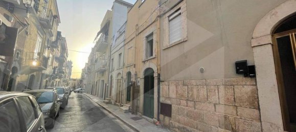 2-salle Appartement à Andria, Italy No. 16430 3