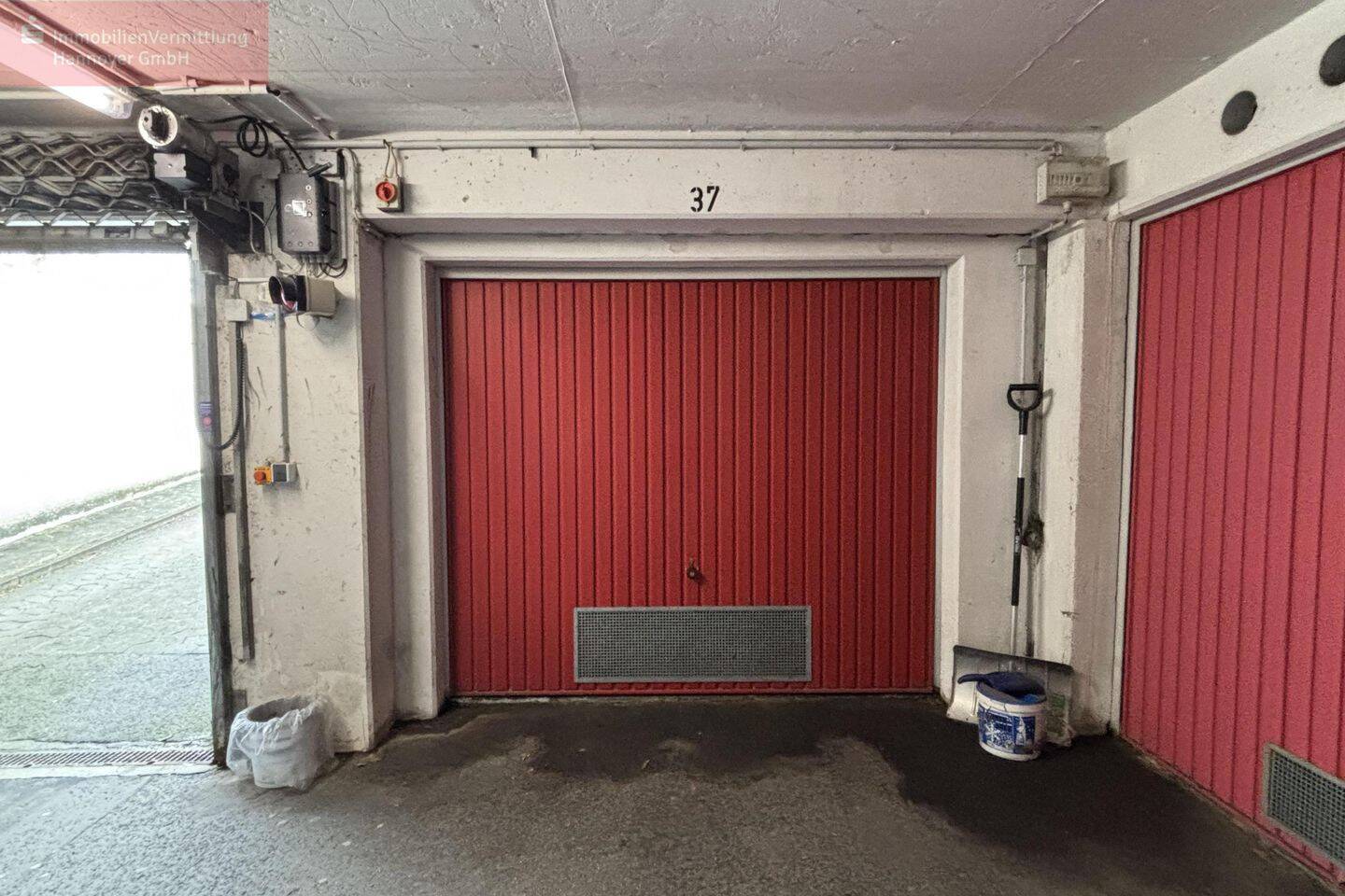  Parking in Hanover, Germany No. 340866