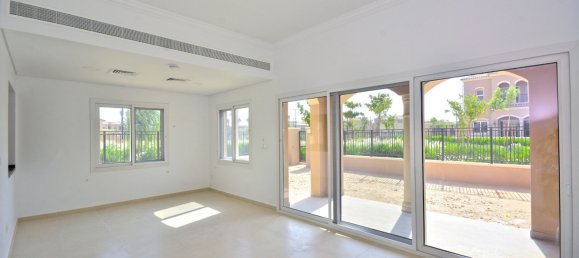 3 bedrooms Townhouse in Serena, UAE No. 453 2