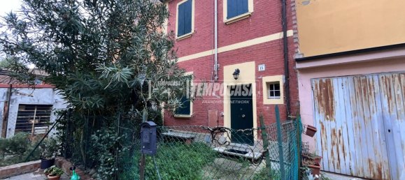 3 rooms Apartment in Bologna, Italy No. 162472 2