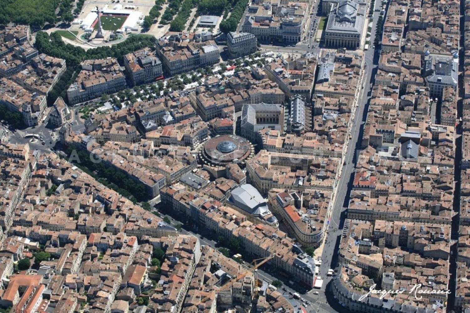  بناية في Bordeaux, France 476متر مربع رقم 113226