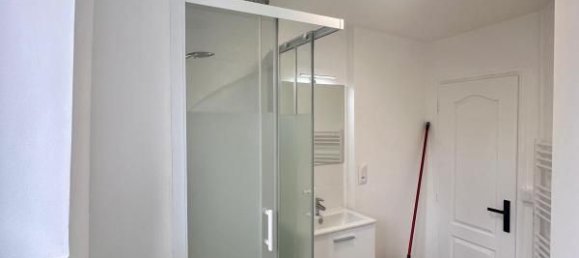 2 chambres Appartement à Orléans, France No. 90119 7