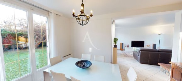 5 bedrooms Castles in Pontault-Combault, France No. 162736 10