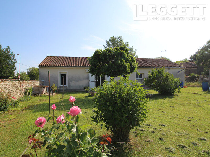 3 bedrooms House in Charente, France No. 283707