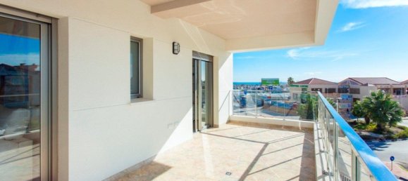 3 Schlafzimmer Wohnung in Villamartin, Spain, Nr. 7064 3