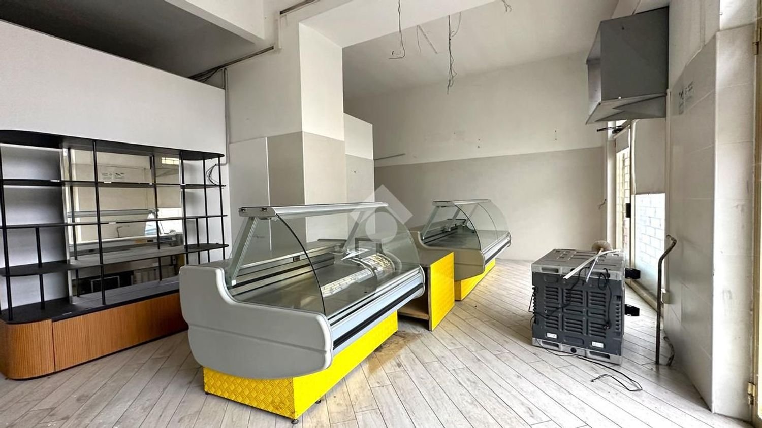 75m² Commercial property in Novi Ligure, Italy No. 106022