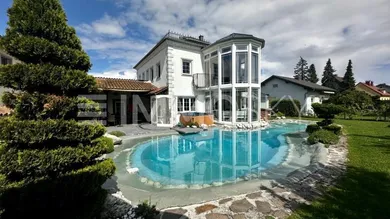 9 rooms Villa in Linz, Austria No. 228244