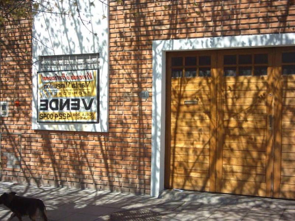 3 bedrooms House in Quilmes, Argentina No. 51967