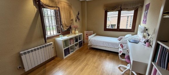 4 Schlafzimmer Haus in Elda, Spain, Nr. 148835 30