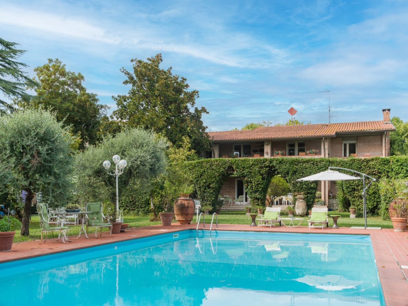 Villa de 19 dormitorios en Vecchiano, Italy No. 331677