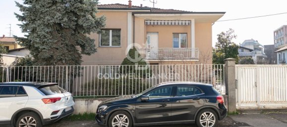 Villa T5 em Gallarate, Italy N.º 13283 30
