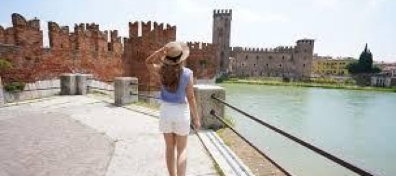 Здание с 7 комнатами в Верона, Италия № 237347 5