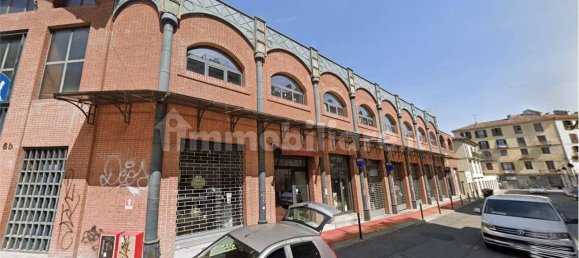 4 rooms Commercial property in Turin, Italy No. 180856 2