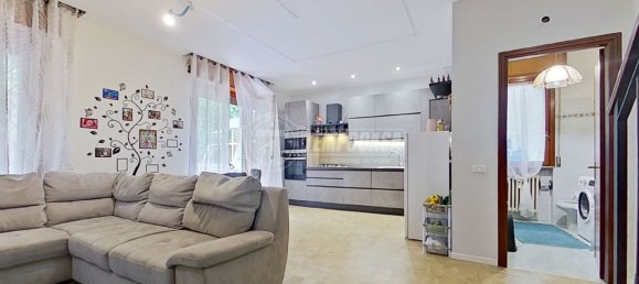 Квартира с 3 спальнями в Сальсомаджоре Терме, Италия № 147489 5