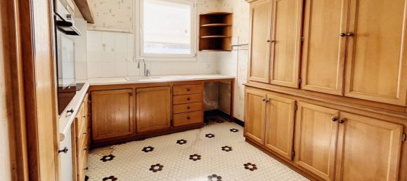 Apartamento de 2 dormitorios en Tours, France No. 227582 4