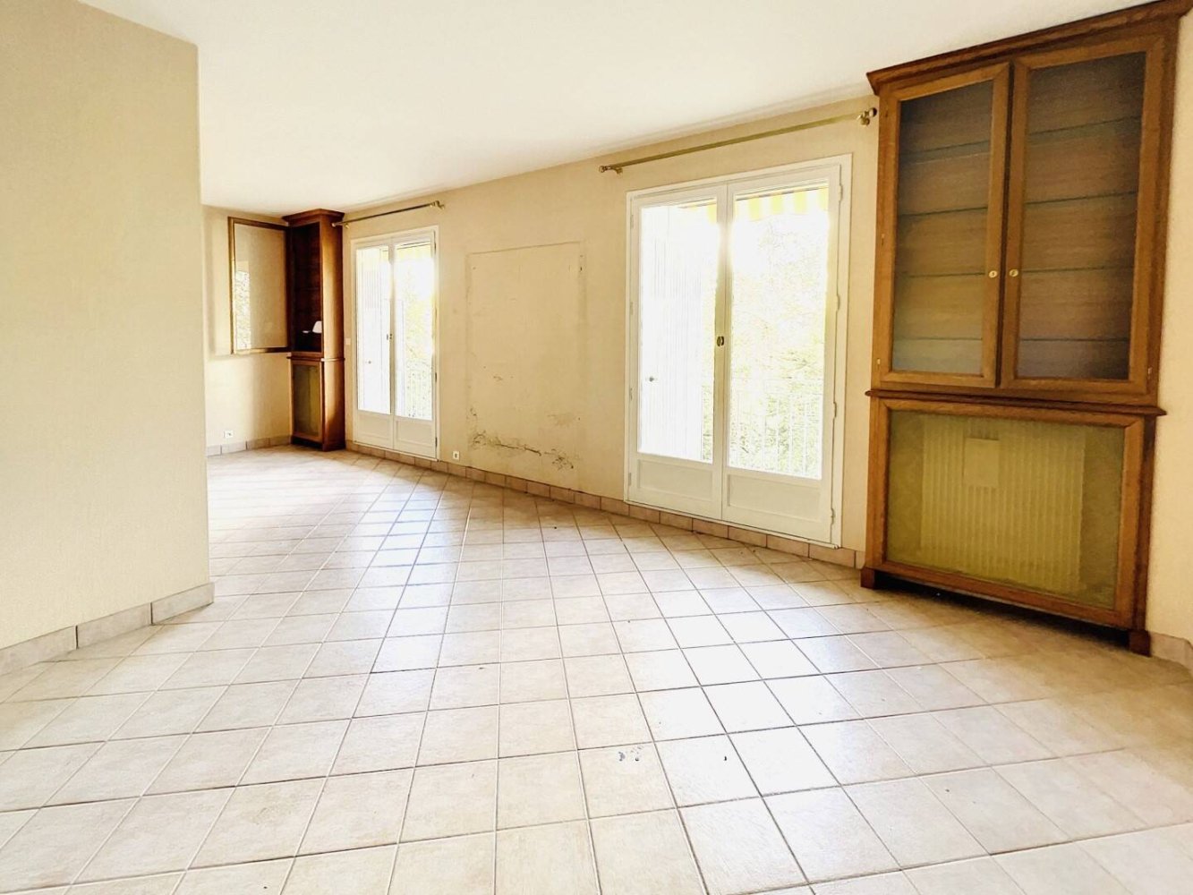 Apartamento de 2 dormitorios en Tours, France No. 227582