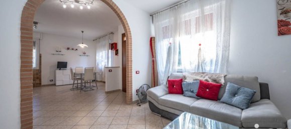 2 bedrooms Villa in Riva del Po, Italy No. 330232 5