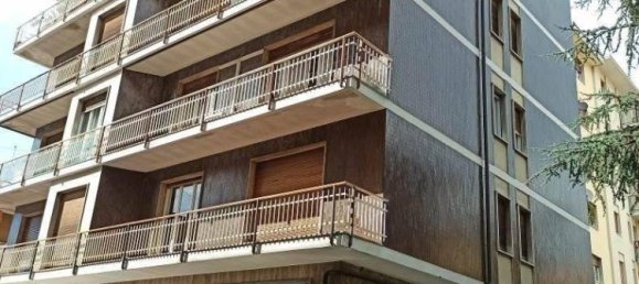 6 bedrooms Apartment in Varese, Italy No. 5460 8