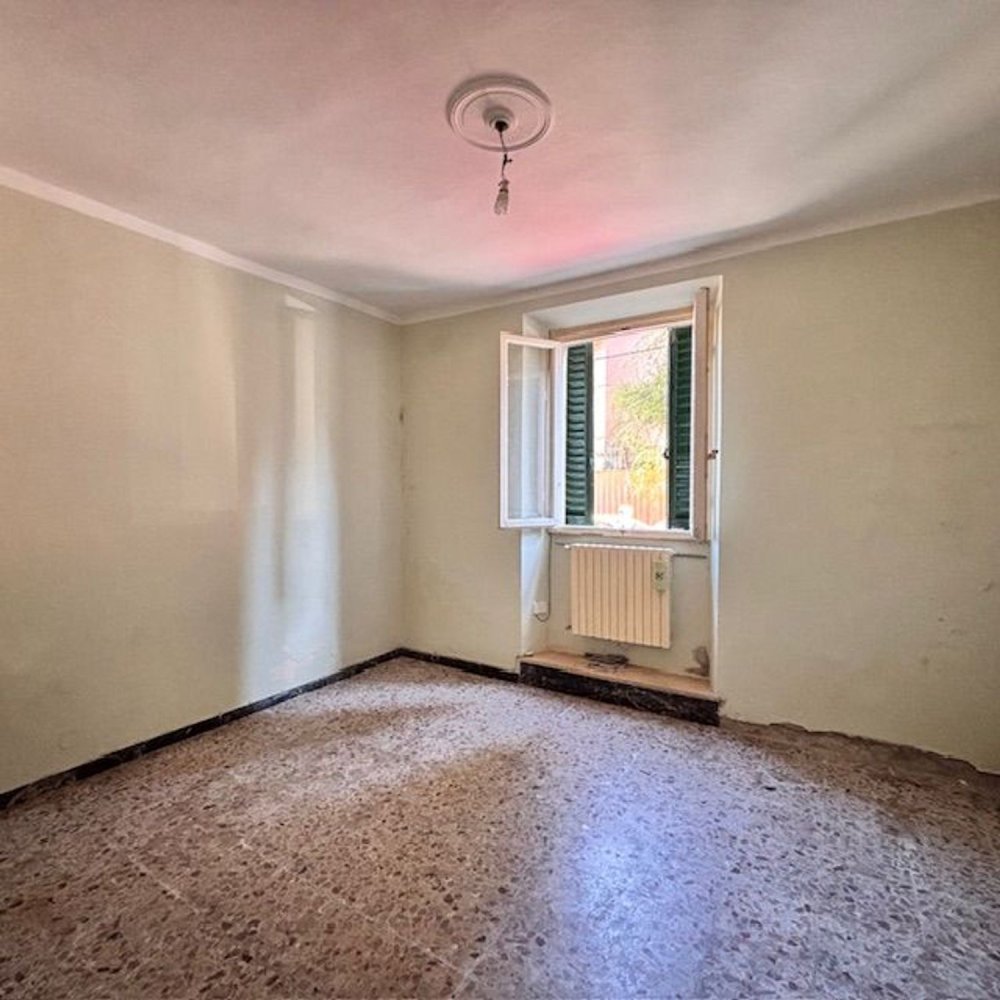 3غرفة شقة في Florence, Italy رقم 195994