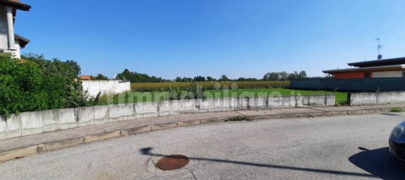 Terreno em Inveruno, Italy 700 m² N.º 89352 3