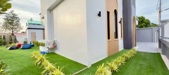 5 bedrooms Villa for sale in Pattaya, Chonburi, Eastern Thailand, Thailand № 173522 3
