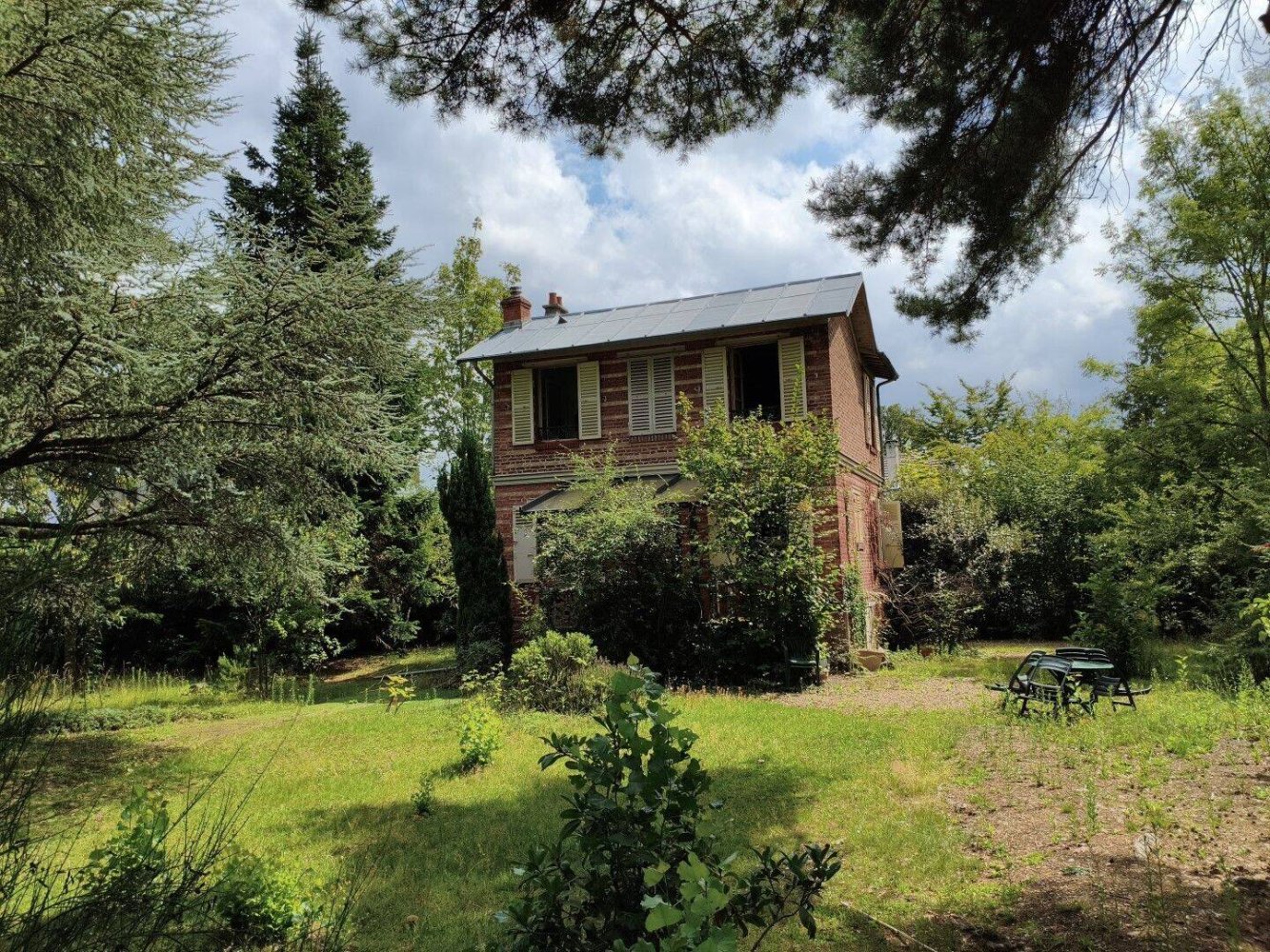 3 bedrooms Villa in Vaucresson, France No. 310018